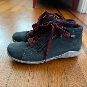 Remonte by Rieker Dorndof R1470 Liv Side Zip Ankle Booties 7 38 EUC navy leather